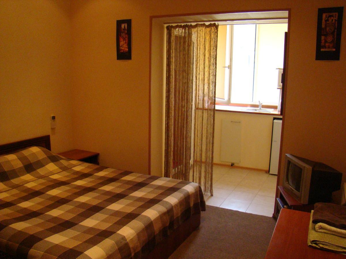 Mini-Hotel In Odessa Yard Kültér fotó